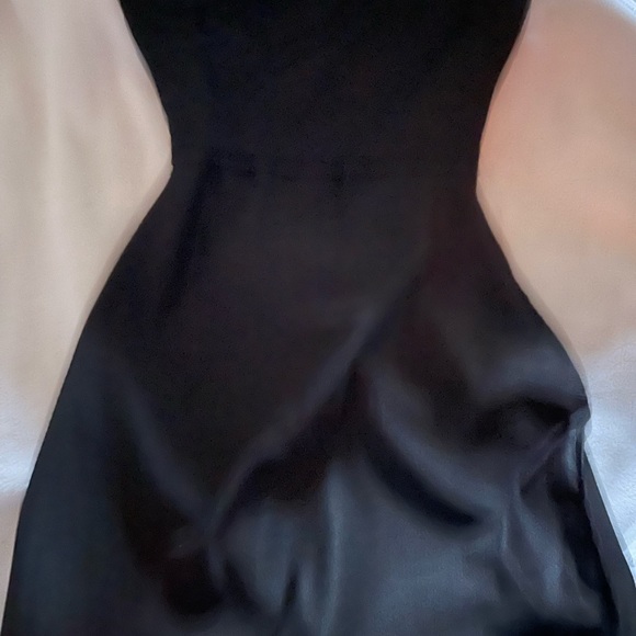 Black silk like dress - Picture 6 of 6